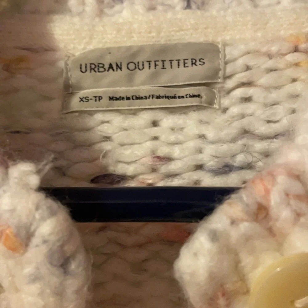 Urban Outfitters cropped cardigan - Picture 2 of 2
